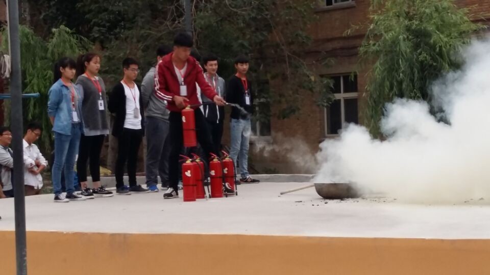 邯郸建筑工程中专举行消防演练